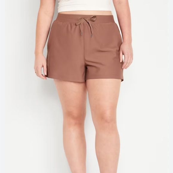 Women’s Old Navy Powersoft Shorts and Cloud 94 Active top outfit size large - Picture 3 of 7